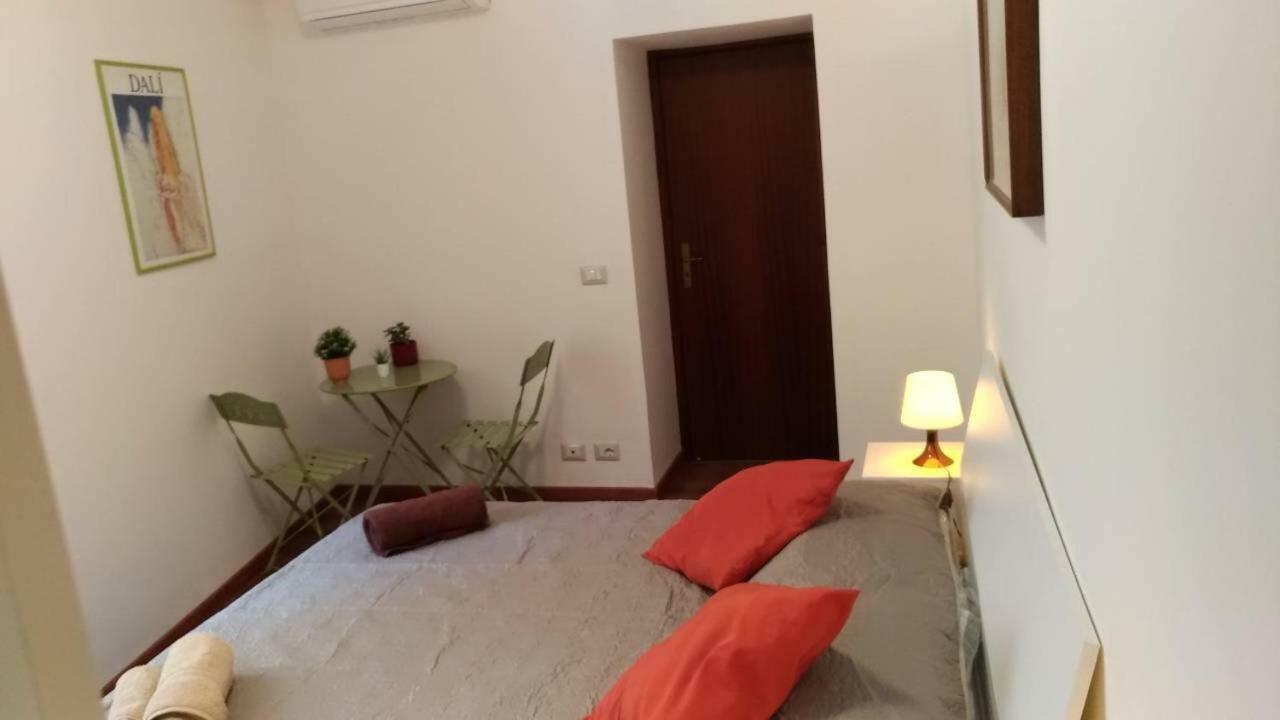 A Casa Di Lori Appartement Catánia Buitenkant foto